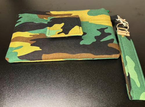 Camo Wallet with Wristlet